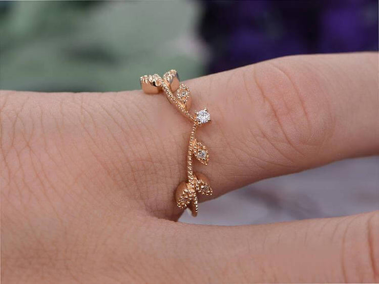 0.25 Carat 10k Rose Gold Wedding Band in Flower Design Antique Style Band