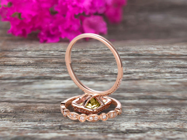 1.75 Carat Emerald Cut Champagne Diamond Moissanite Engagement Ring Set Bridal Ring 10k Rose Gold Art Deco Halo Stacking Matching Band Shining Startling Ring Gift